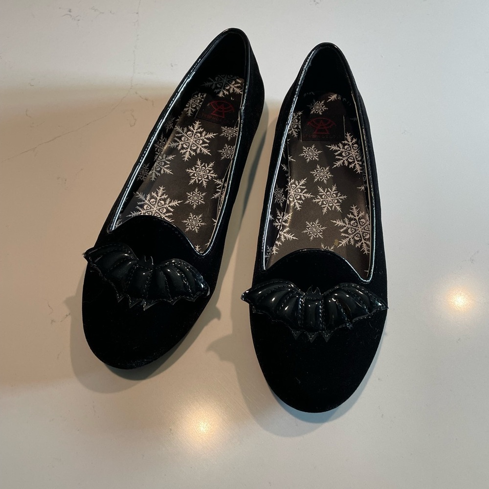 Strange cvlt flats